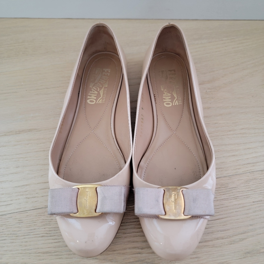 ❤️SALVATORE FERRAGAMO VARINA PATENT LEATHER BALLERINA FLAT (BLUSH PINK)